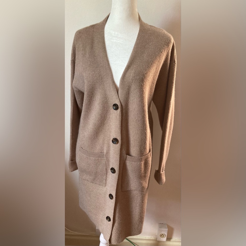 NWOT Fits M/L Tan Boyfriend Button-Front Cardigan with Pockets